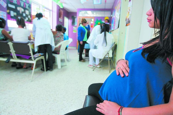 4,250 adolescentes dieron a luz en 2014