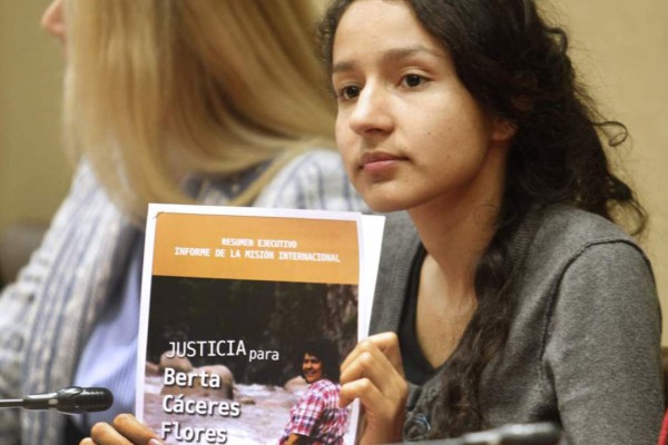 Denuncian atentados contra una hija de Berta Cáceres