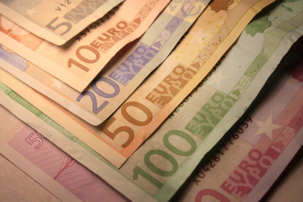 El euro logra su nivel más alto ante el dólar desde 2015