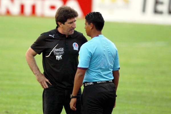 Héctor Vargas: 'Me va hacer expulsar solo porque soy extranjero'