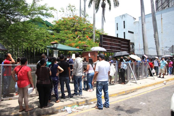 Oficinas públicas seguirán atendiendo de lunes a viernes