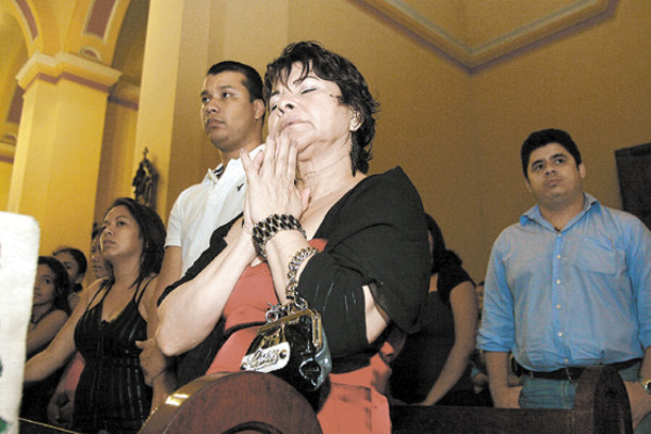 Sampedranos recibieron el 2010 en la casa de Dios