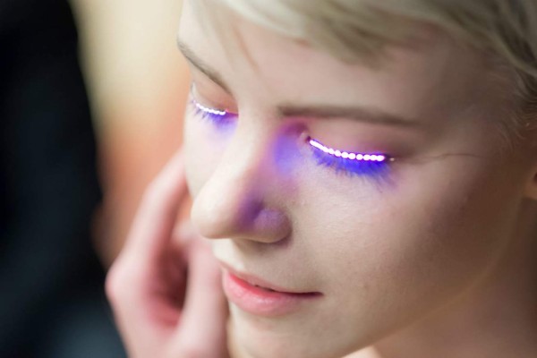 Tecnología LED le da luz a tus pestañas