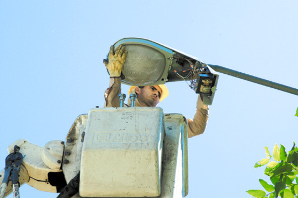 Cien reclamos diarios hacen abonados a Enee