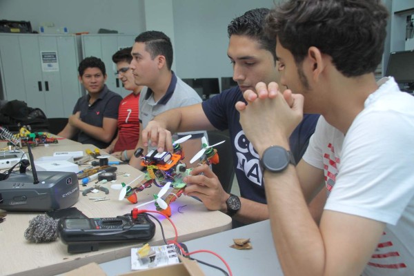 Sampedranos buscan imponerse en el primer 'Drone Challenge”