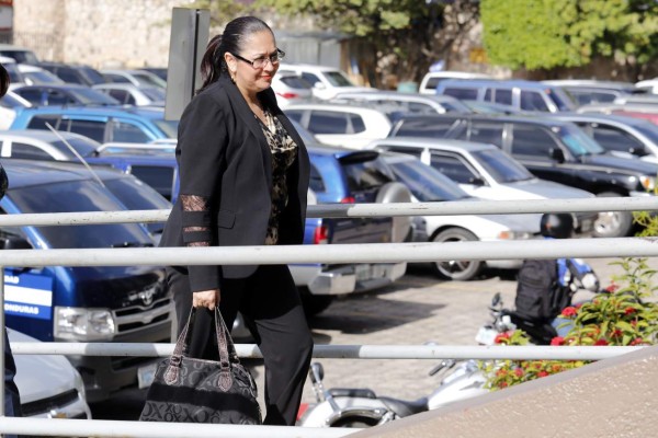 Exministra de Salud comparece como testigo en caso de Astropharma