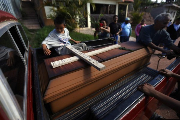 El dolor se apoderó de cinco familias por masacre