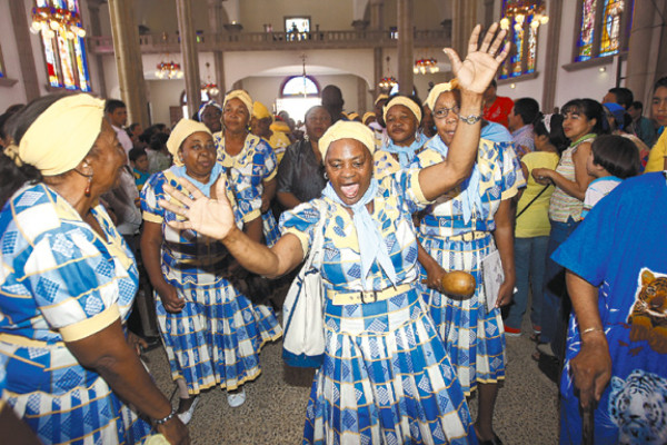 Honduras pide por la paz a la Virgen de Suyapa