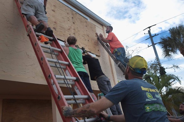 Trump afirma que huracán Dorian es uno de los más fuertes en décadas en EEUU