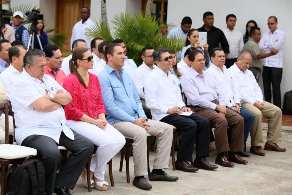 Gobernadora de Puebla y su esposo que murieron al estrellarse helicóptero estuvieron en Gracias, Lempira