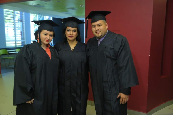 Unitec celebra su primera graduación del año