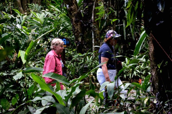 Juan Orlando Hernández busca evitar el cierre de Pico Bonito Lodge