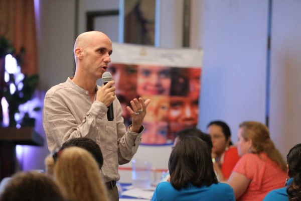 Crean manual para unificar atención de niños en riesgo