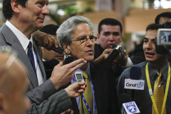 Valenzuela protagoniza anécdota en la OEA