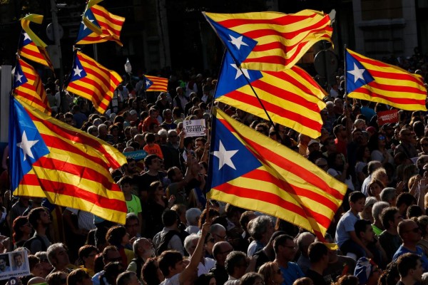 Llaman a la desobediencia civil masiva en Cataluña