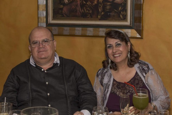 Aníbal Hernández y Michelle Montoya se comprometen