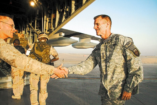 Barack Obama despide a Stanley McChrystal