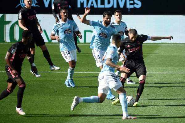 Un gran Benzema supera al Celta de Vigo y mantiene al Real Madrid en la pelea por la Liga Española