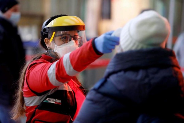 Italia supera los 9.000 muertos, con casi mil más en un solo día