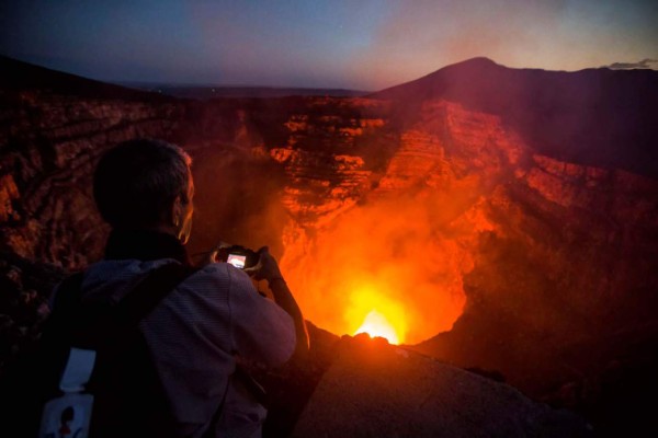 Científicos listos para ingresar y filmar interior del volcán en erupción Masaya