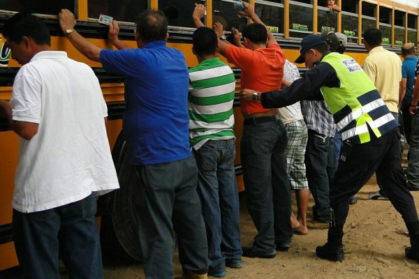 Ejecutan operativos en zona rural de Puerto Cortés