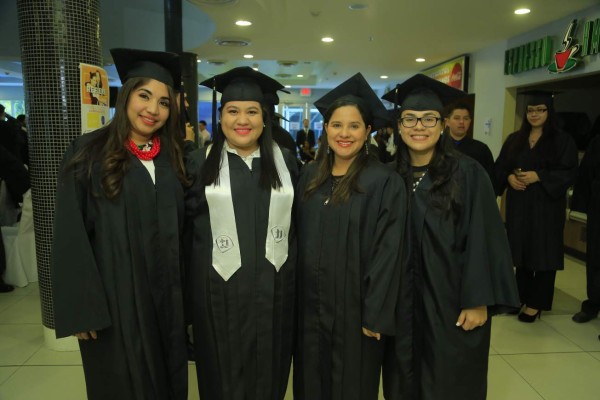 Unitec celebra su primera graduación del año