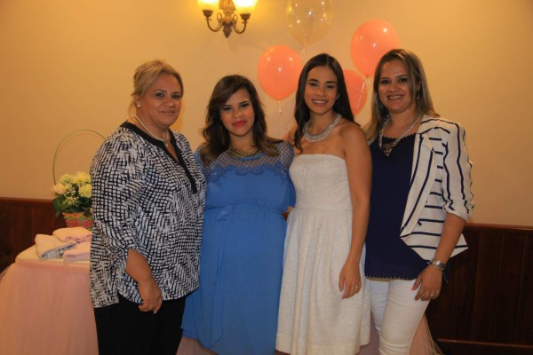 Fiesta maternal para Nicole Echeverry