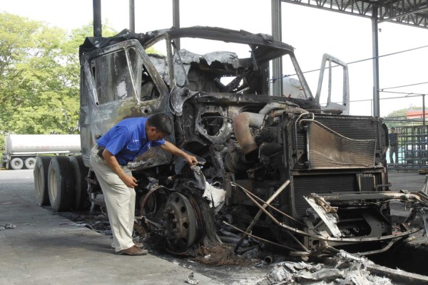 Destruyeron su empresa, mas no está derrotado