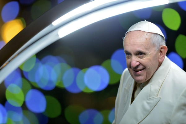 Francisco inaugura 2014 haciendo un llamado contra la violencia