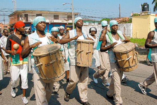 Garífunas festejaron sin olvidar sus múltiples carencias