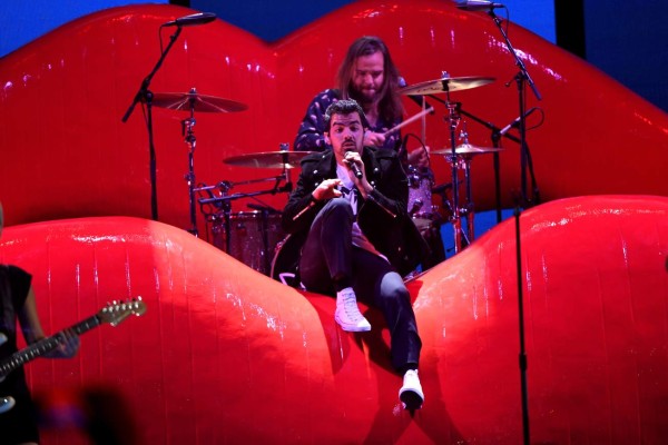 Maluma y J Balvin brillan en los Premios Juventud