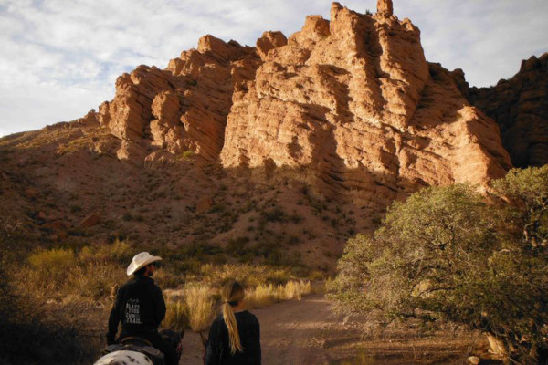 A caballo de Canadá a Brasil para demostrar que todavía hay gente buena