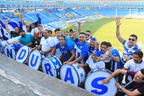 Minuto a minuto: Catrachos llegan al Cuscatlán