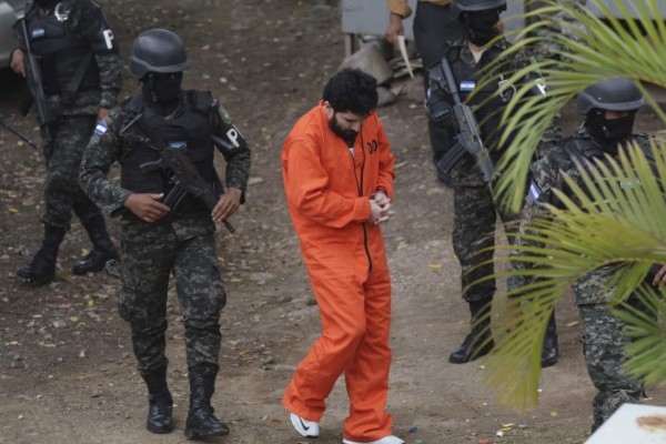 Los ademanes que hundieron a Plutarco Ruiz en la corte