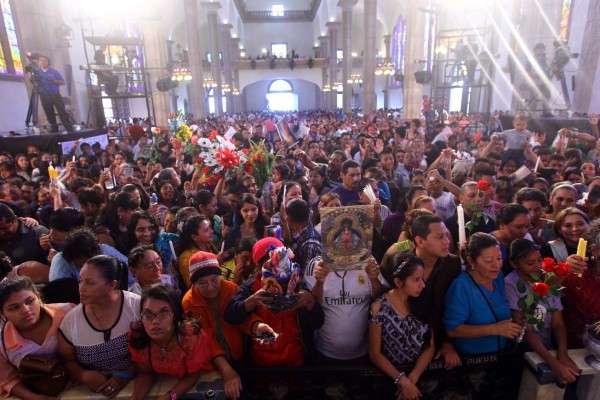 Fieles rindieron honor a la Virgen de Suyapa