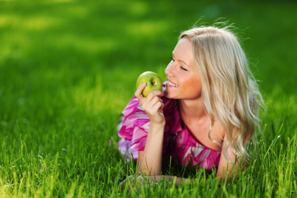 Comer alimenta a las hormonas 'de la felicidad' en el cerebro