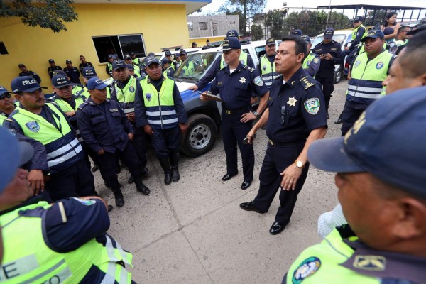 Agentes de Tránsito protestan para no ir a curso