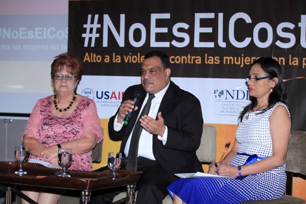 Lanzan la campaña 'Alto a la violencia contra las mujeres en la política'