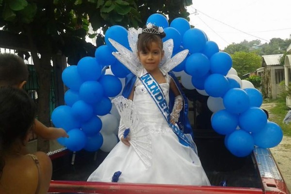 Hondureños comparten fotos en redes de los desfiles de Honduras