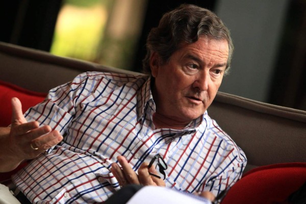 El ébola es parte de la guerra biológica: J.J. Benítez  