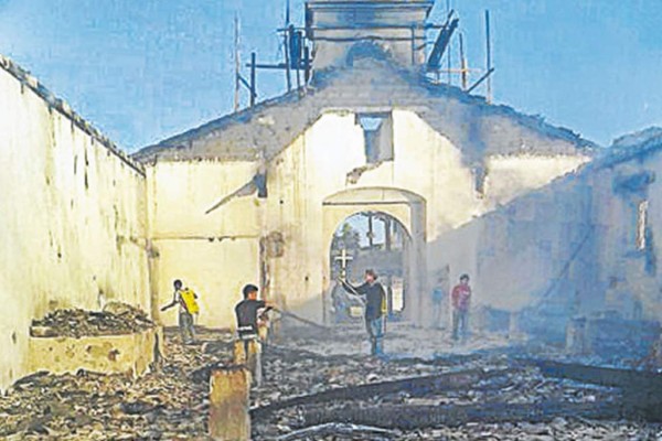 Tres siglos tenía la iglesia que se quemó en Gualcinse, Lempira