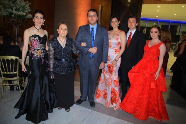 Boda de Sophie Andonie y Roberto Facussé