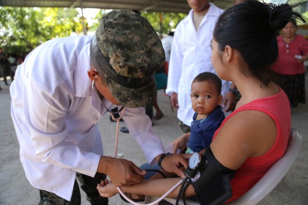 15,000 personas se benefician con brigada médica de las Fuerzas Armadas
