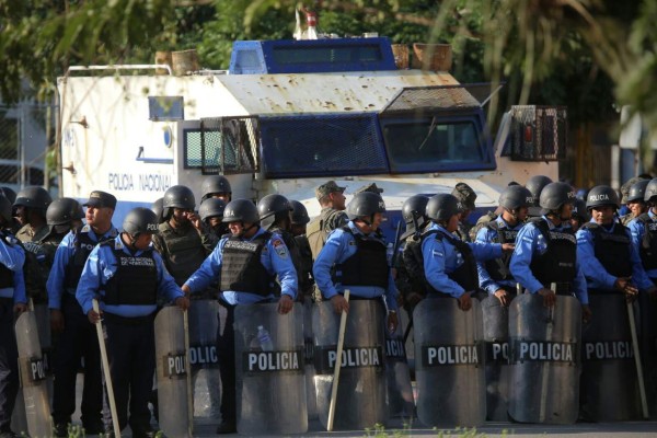 Desalojo pacífico a pobladores de terrenos de la Unah-VS