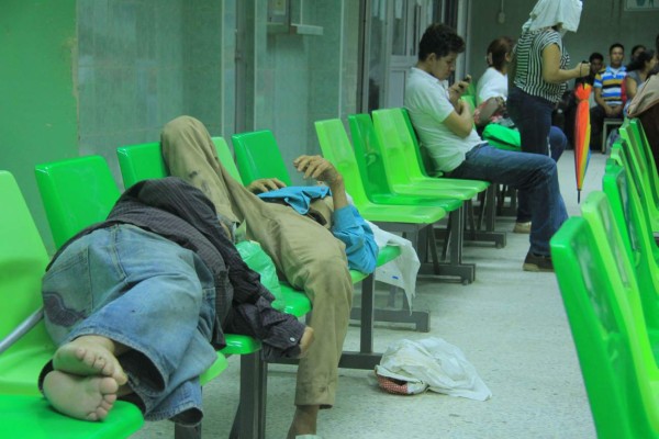 El drama dentro y fuera de la emergencia del Mario Rivas