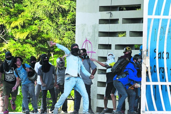 Ebal Díaz: 'Transportistas realizan alianzas para generar violencia en el país'