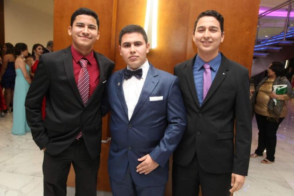 Víctor Gutiérrez, Julio Lagos y Allan Guandique.