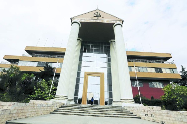 Encuentran L10 millones a seis policías de alto rango en Honduras