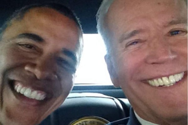 Obama y Joe Biden juntos en una selfie