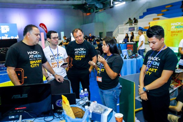 En 'hackathon” proponen ideas innovadoras para San Pedro Sula